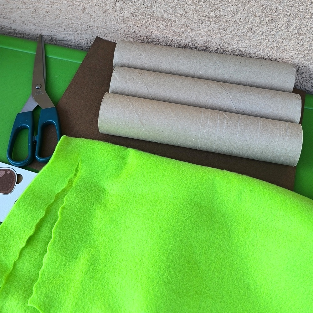 Aktivity Hříbky podzim - stojánek z kartonu ruliček tp výroba-2